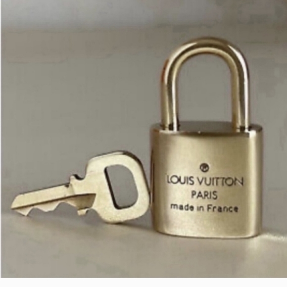 Key & Lock Louis Vuitton #306 - Picture 2 of 4